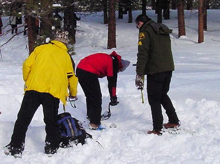 Using avalanche beacon to locate avalanche victim