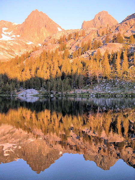 Mt. Ritter (left) and Banner Peak (right) sunrise from Ediza Lake